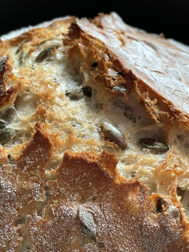 Kürbiskern-Brot | Raus aus dem Ofen